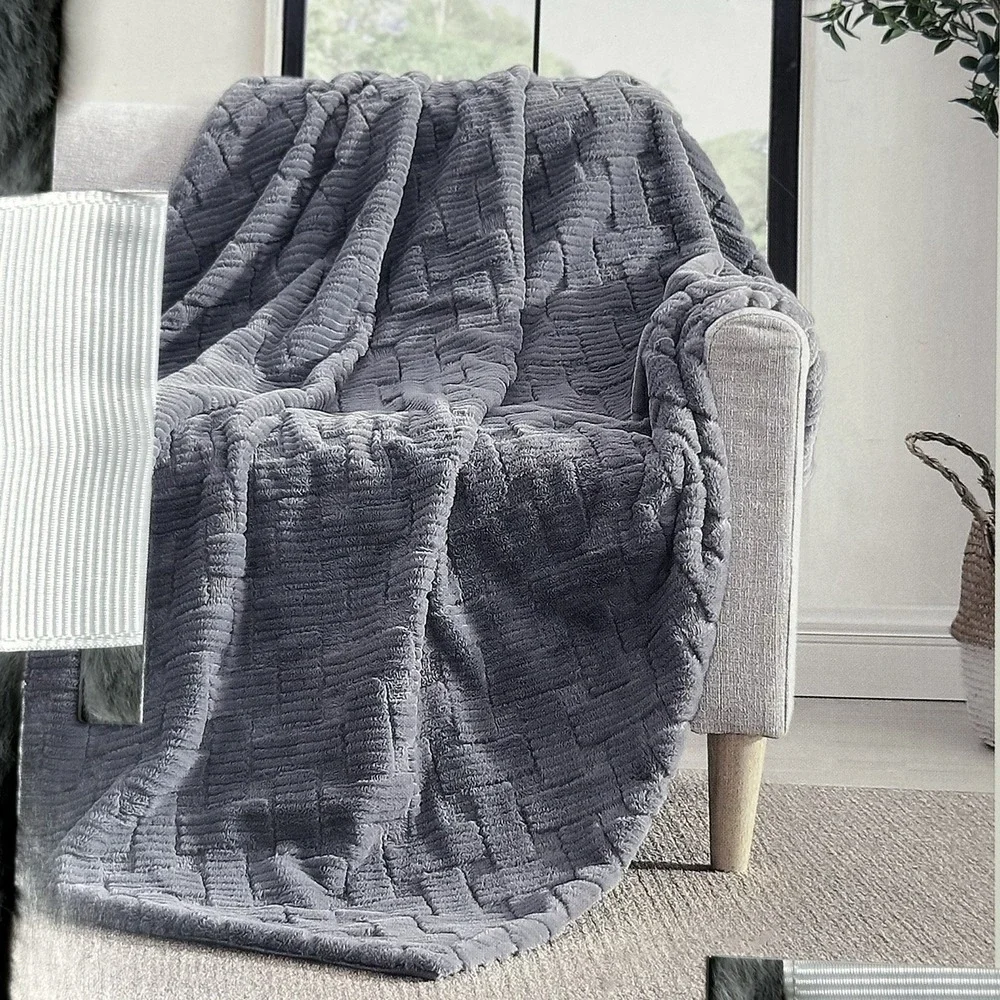 KOOLABURRA by UGG‎ Crystelle Textured Faux Fur Throw Blanket 50 x 70 Gray NWT
